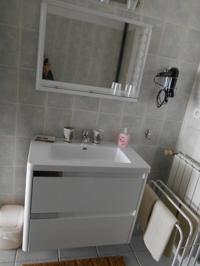 La Cozy Bed and Breakfast Cozes Eksteriør billede
